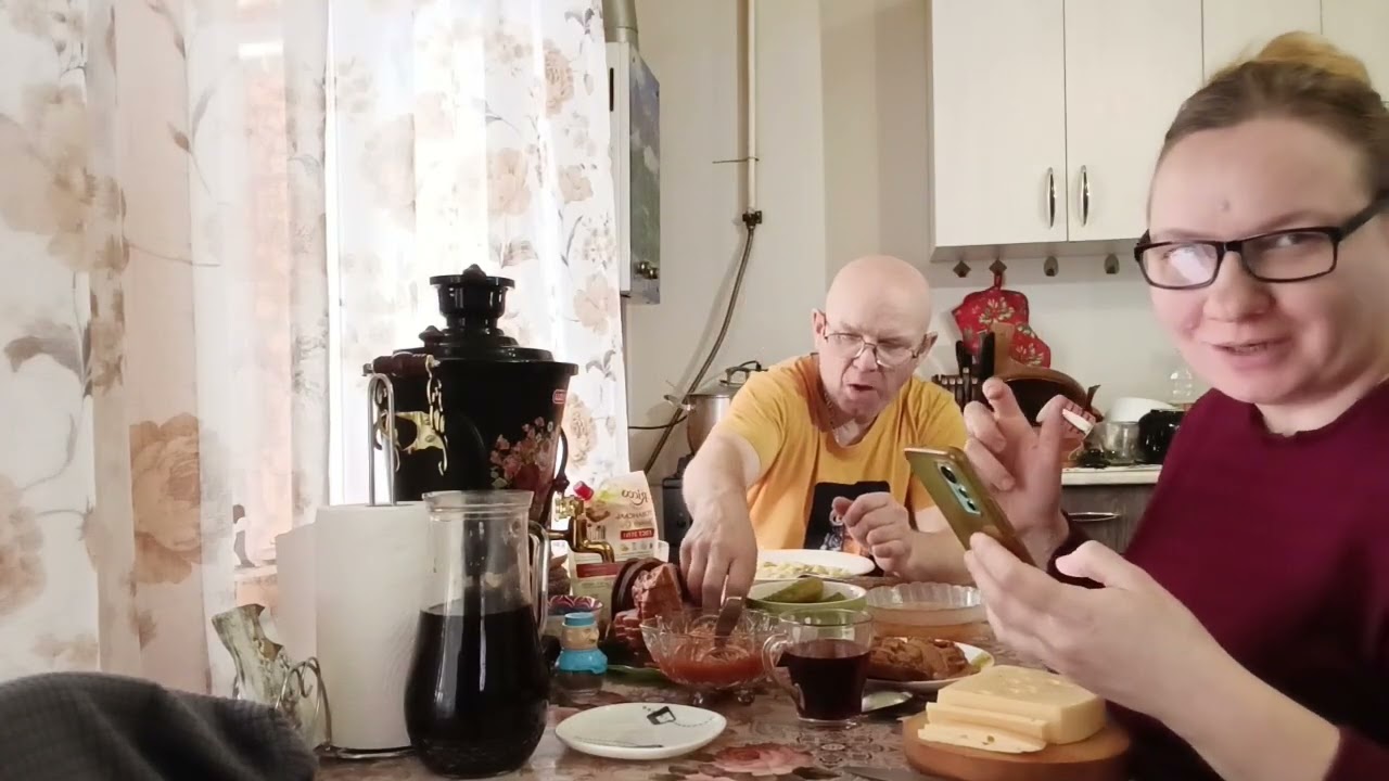 МУЖ РАЗДЕЛАЛ МЯСО 🥩ПАРНИ КРУТЯТ ФАРШ. 