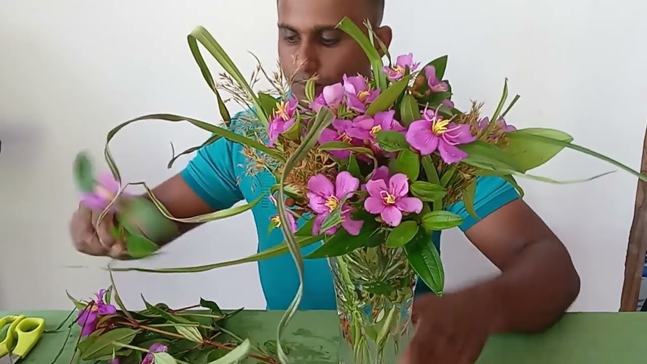 Simple flower bouquet🪻🪻🪷🌿🌿🌻🌻@elegant-1990