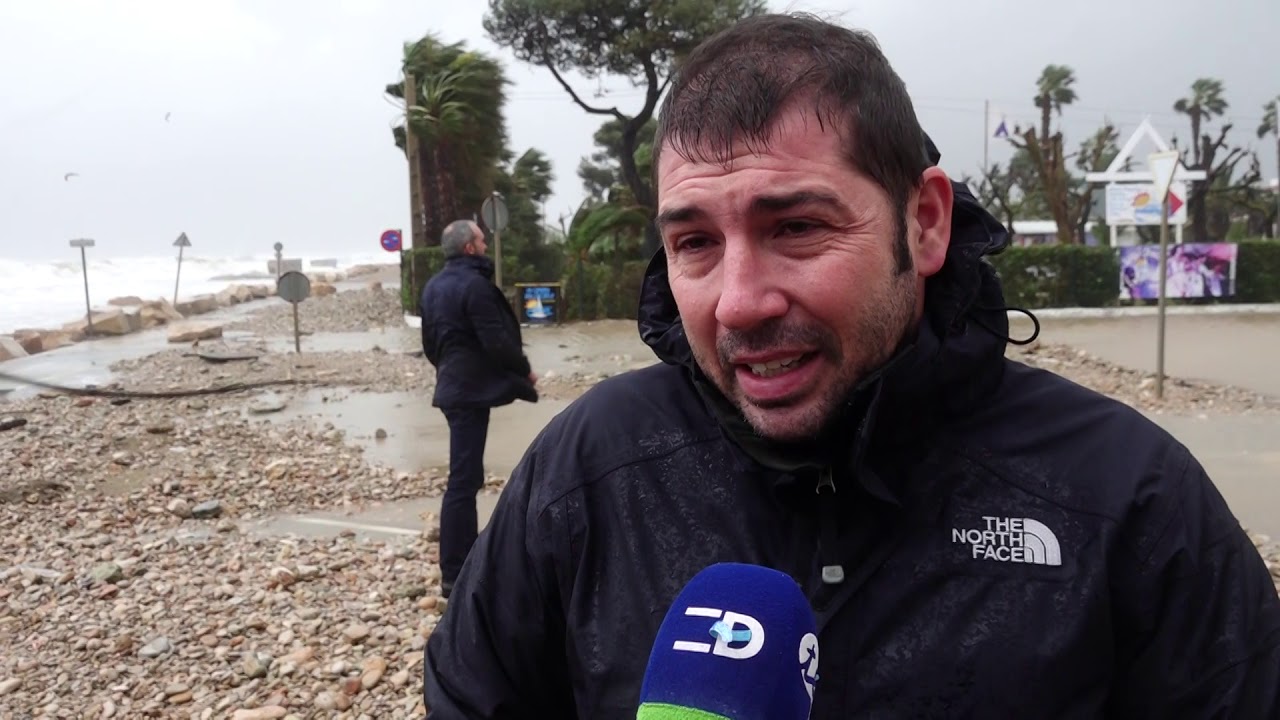 El mar es menja la costa de les Cases d'Alcanar
