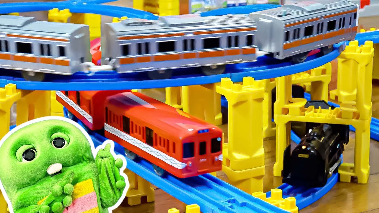 【プラレール】りったいこうさ(立体交差)がカッコイイ！いろいろなでんしゃ(電車)がせんろ(線路)をすすむレイアウトをつくってはしらせたよー！【新幹線(しんかんせん)】【Playing Plarail】