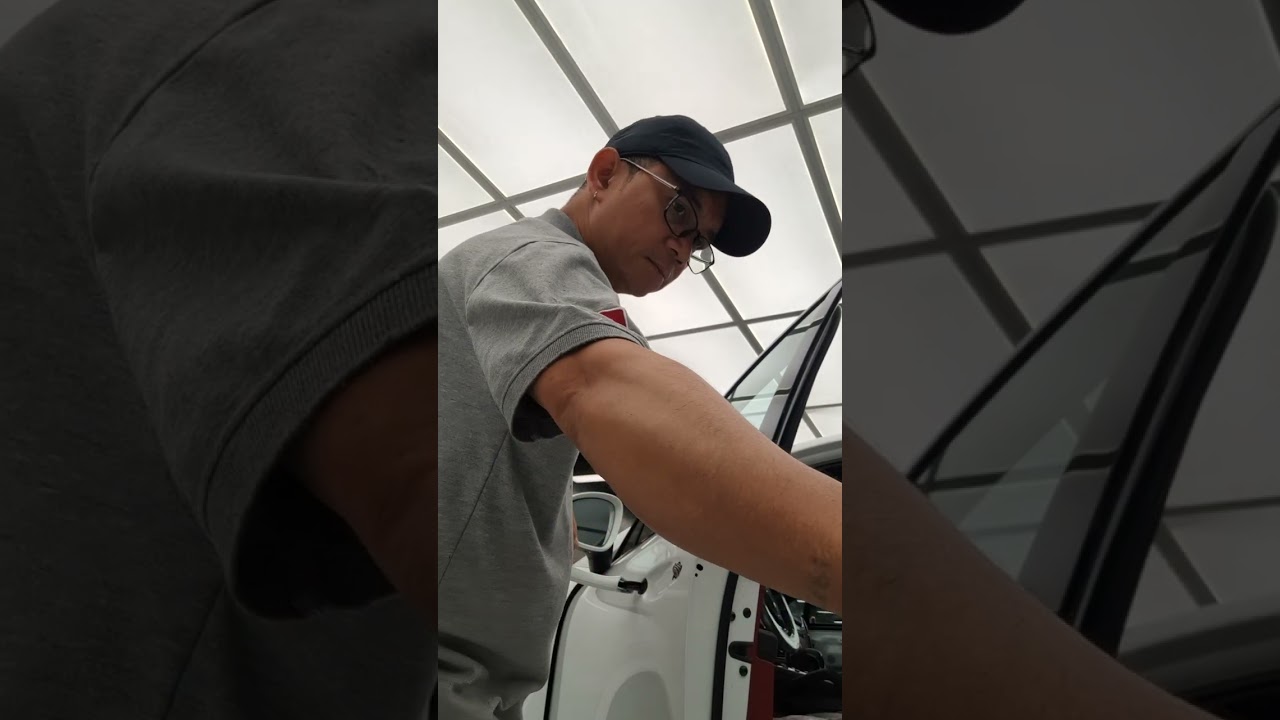 Porsche macan 2024 door handle removal and installation. 