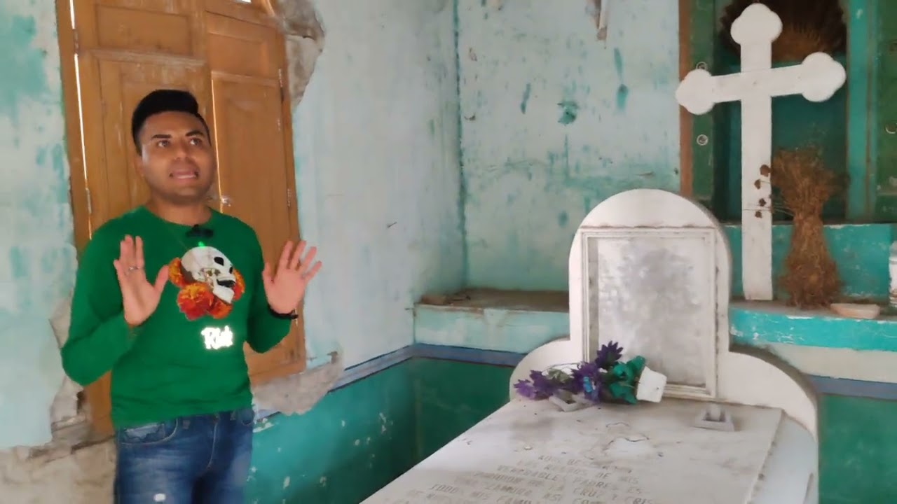 visitamos la tumba de la Bruja Martina en el Panteón de los Cipreses #Parras