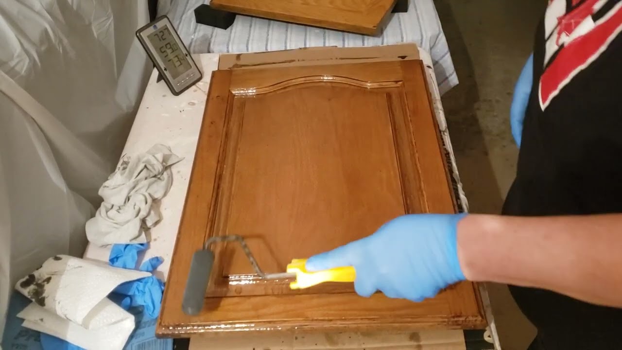 An Easy Fix - Honey Oak Cabinets Using Fusion Gel Stain (Black)