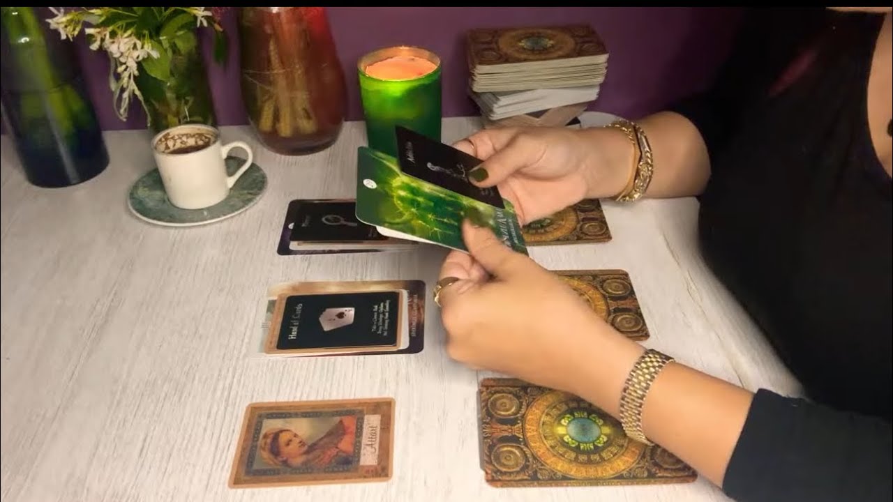 Aklımdaki kişi Beni nasıl görüyor çevresine arkadaşlarına nasıl anlatıyor? Tarot​⁠⁠