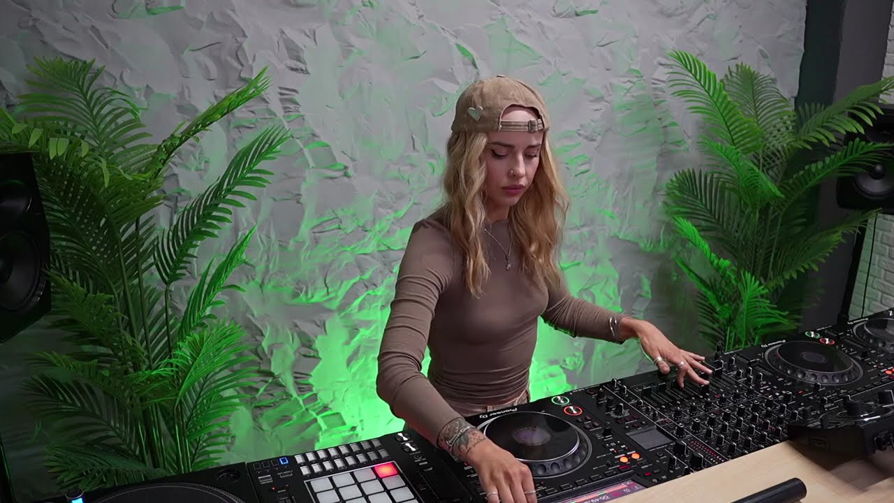 FORTAWII @PioneerDJTVru / tech house &breaks