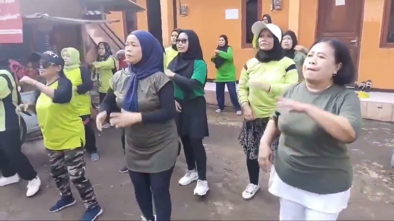 Senam ceria RW 18 