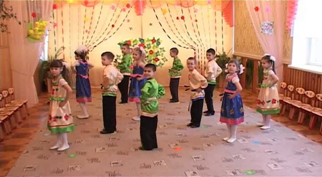 67. Танец с ложками