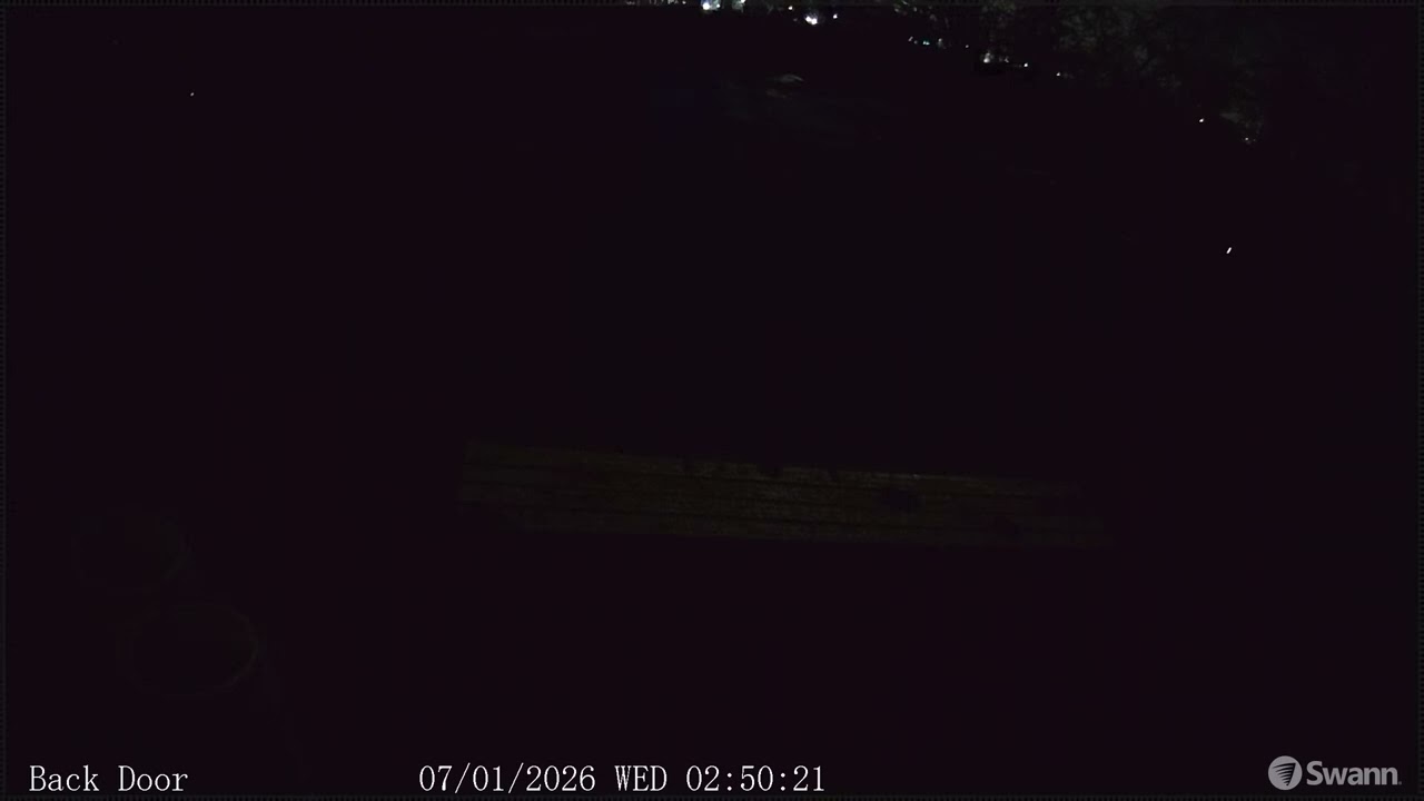Who in their right mind would sit in someone's yard for hours? These people are delusional. 