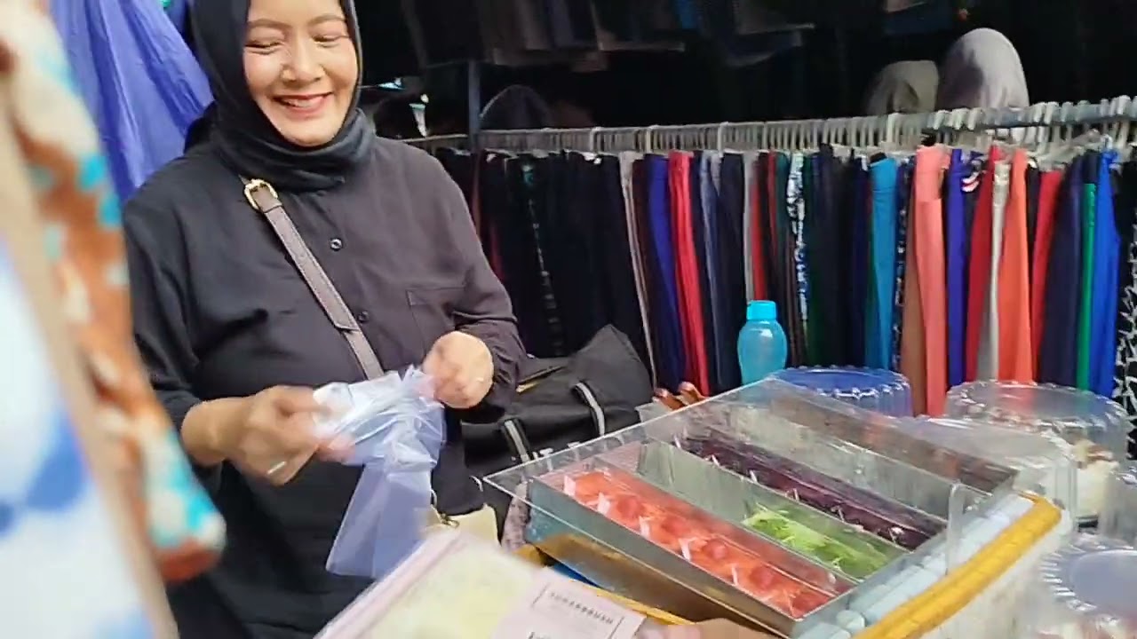 Diantara teriakan pedangang
