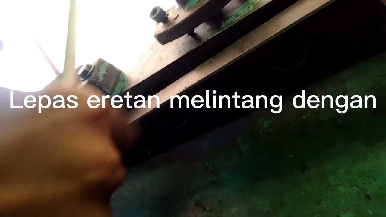 praktek,  perawatan  eretan melintang mesin bubut kelompok V!!!!