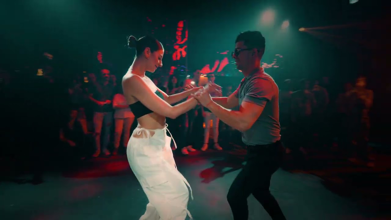 Alan y Cristina / Prince Royce -  Stand By Me