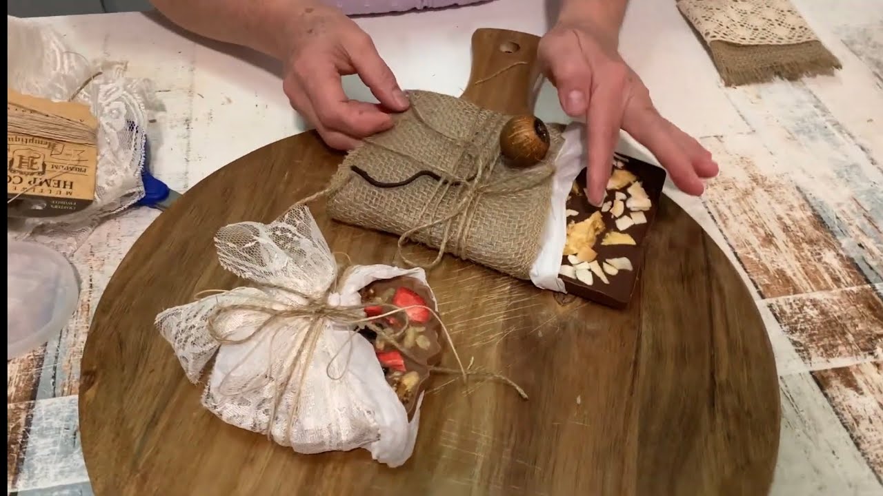 Placas de chocolate com fruta seca