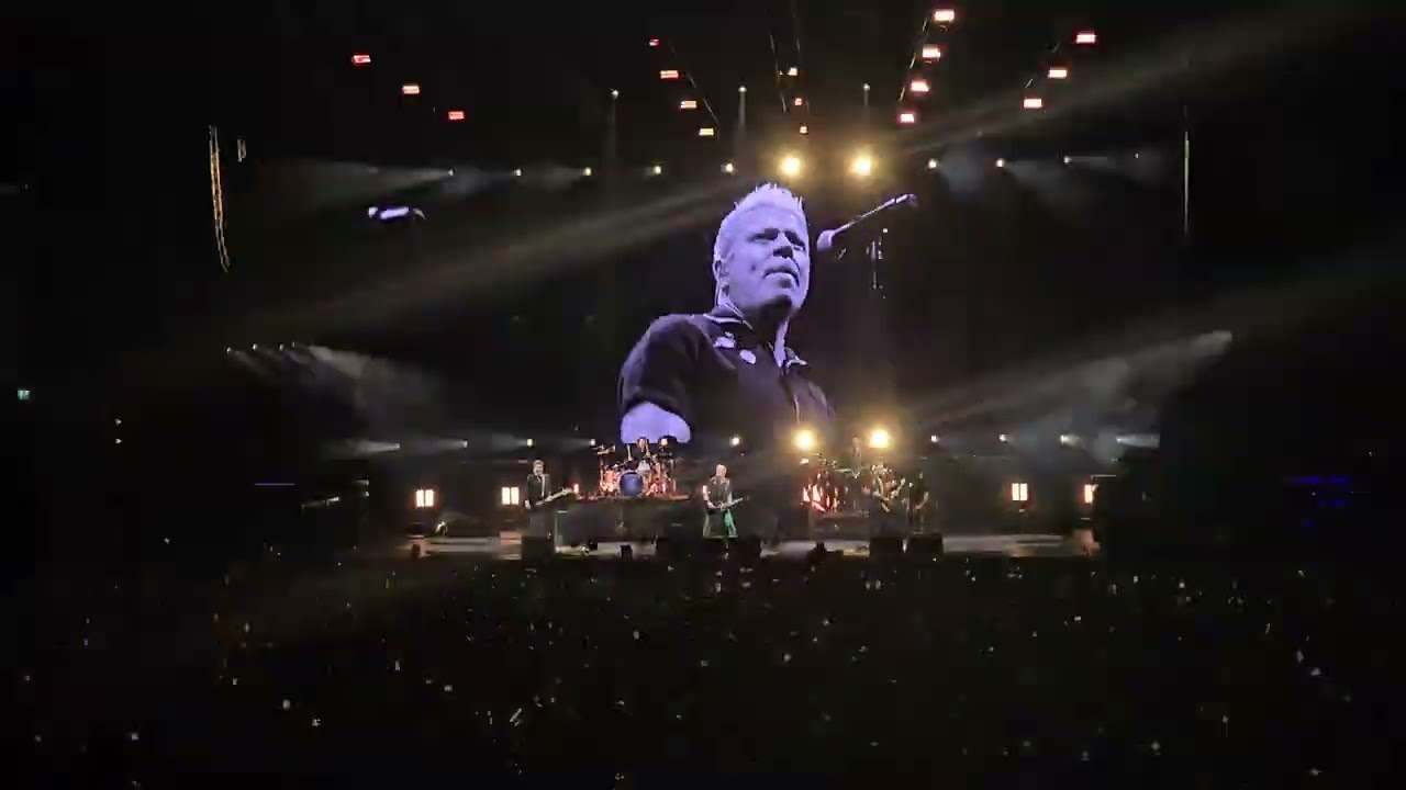 The Offspring - Intro + Come Out and Play Live @ Ziggo Dome, Amsterdam 07-11-2025