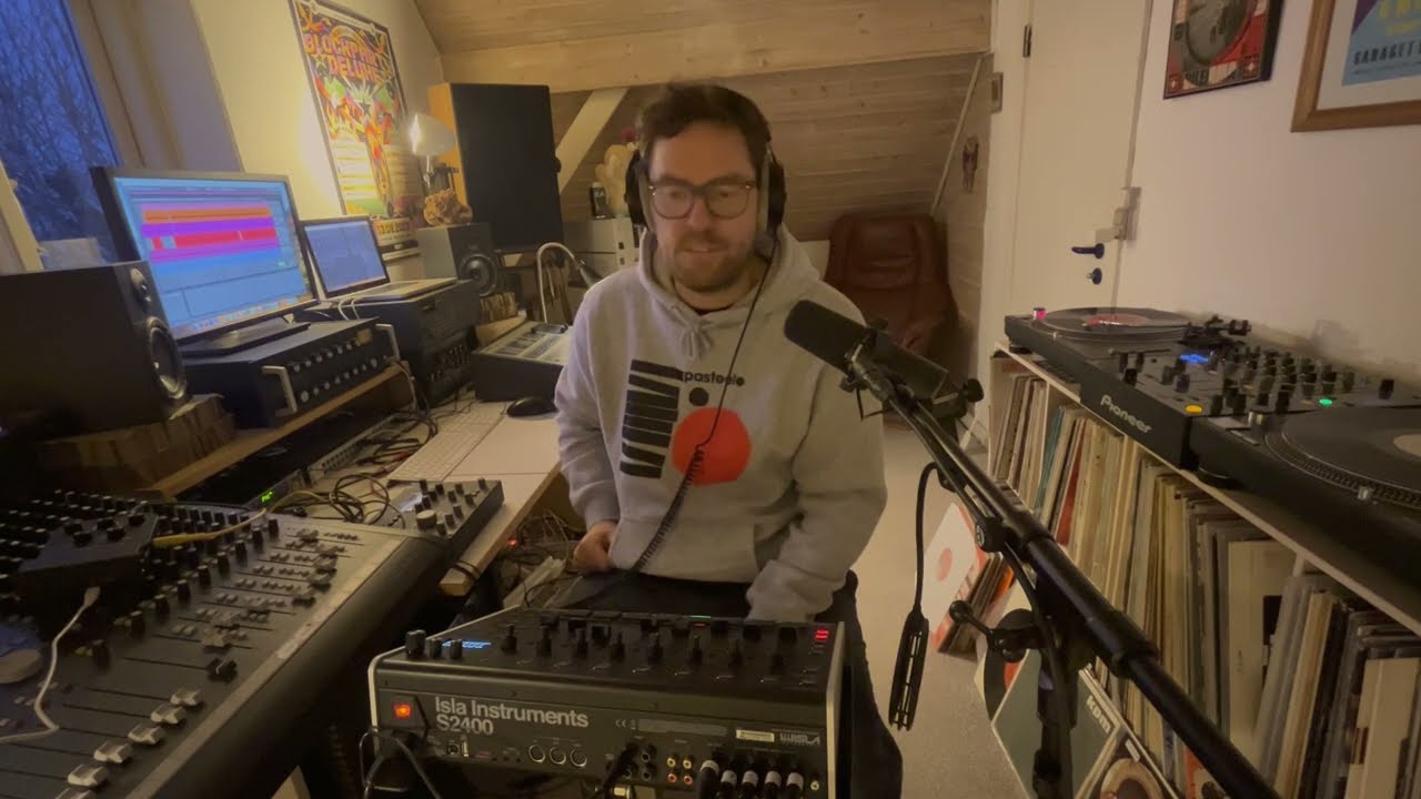 Making a Beat Using the S2400 Analog Output Filters