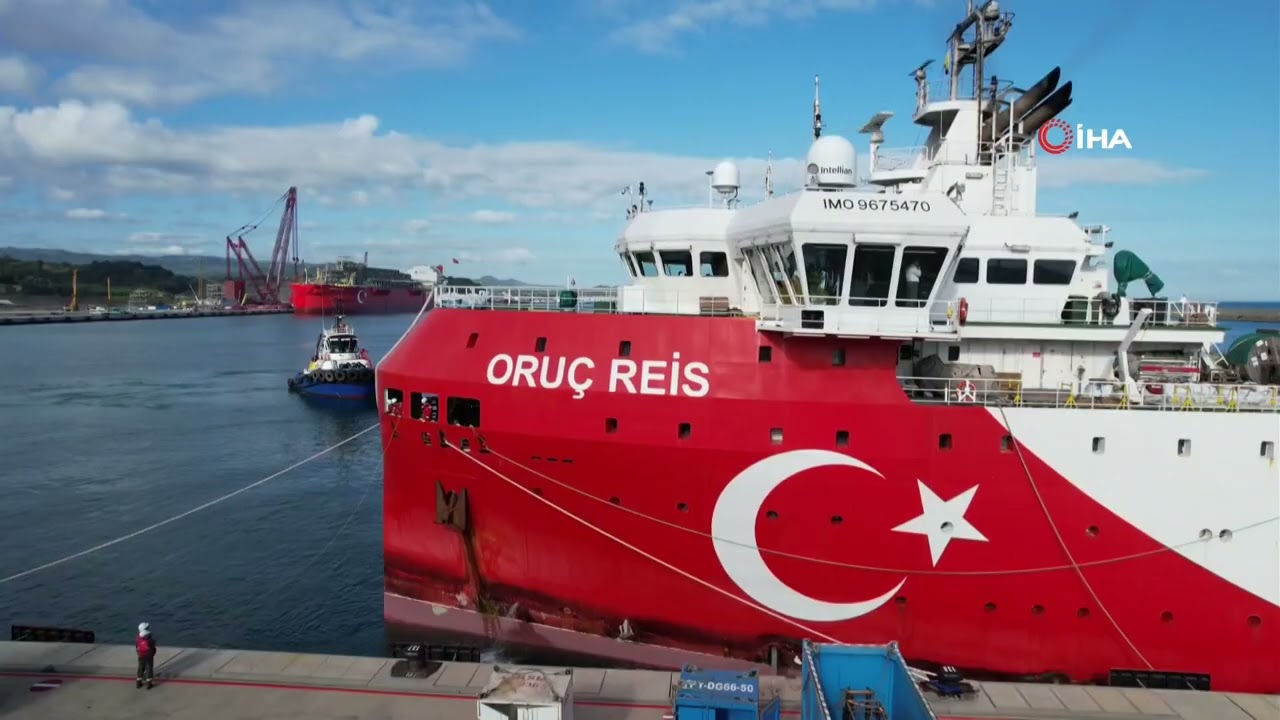 ORUÇ REİS GEMİSİ FİLYOS LİMANI’NA YANAŞTI