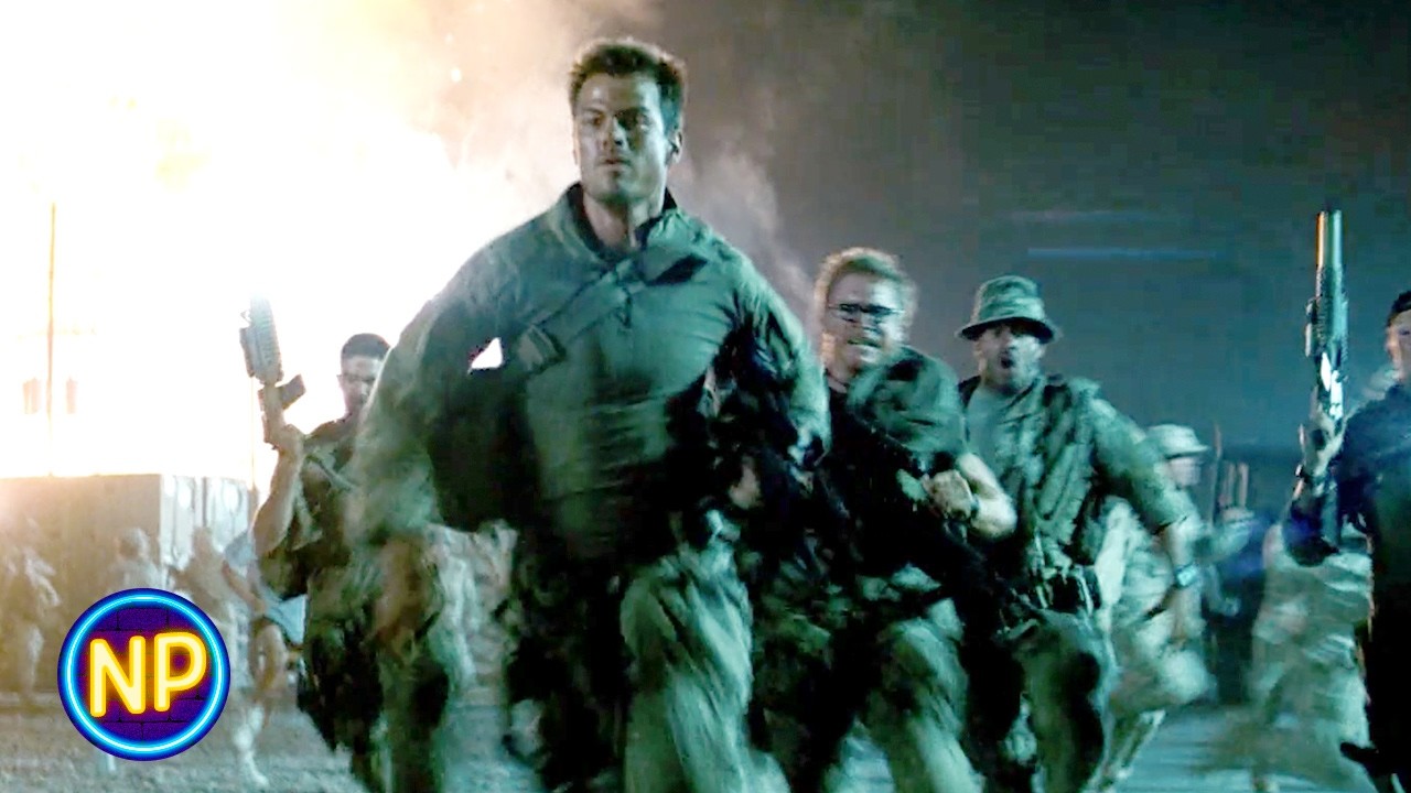 Decepticons Attack an Army Base | Transformers (2007)