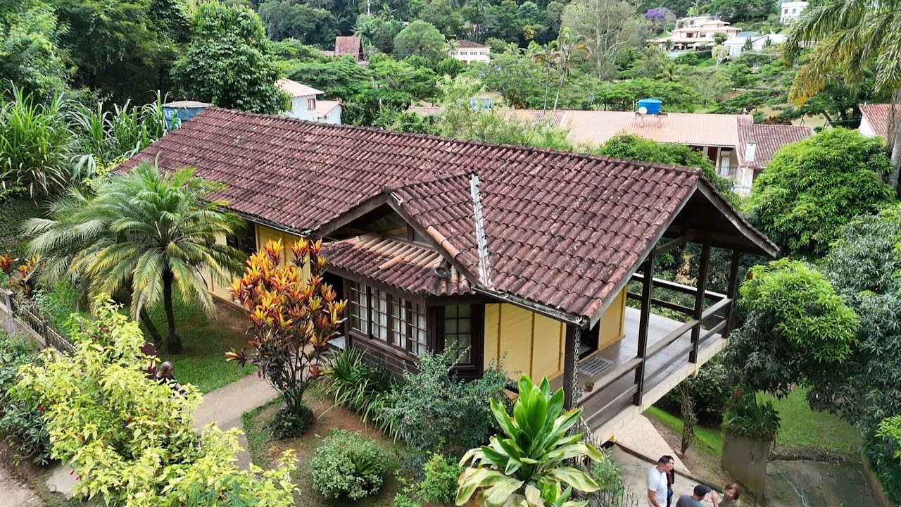 CA0189 - Casa em local tranquilo e de fácil acesso ao centro comercial de Secretário - Petrópolis/RJ