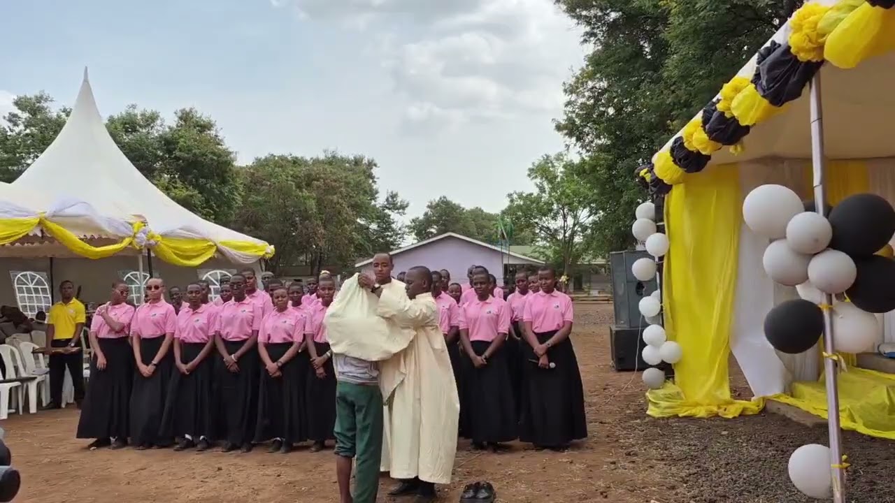 WIMBO ULIOTIKISA SHEREHE YA MT THOMAS WA AKWINO - WARI SEKONDARI 
