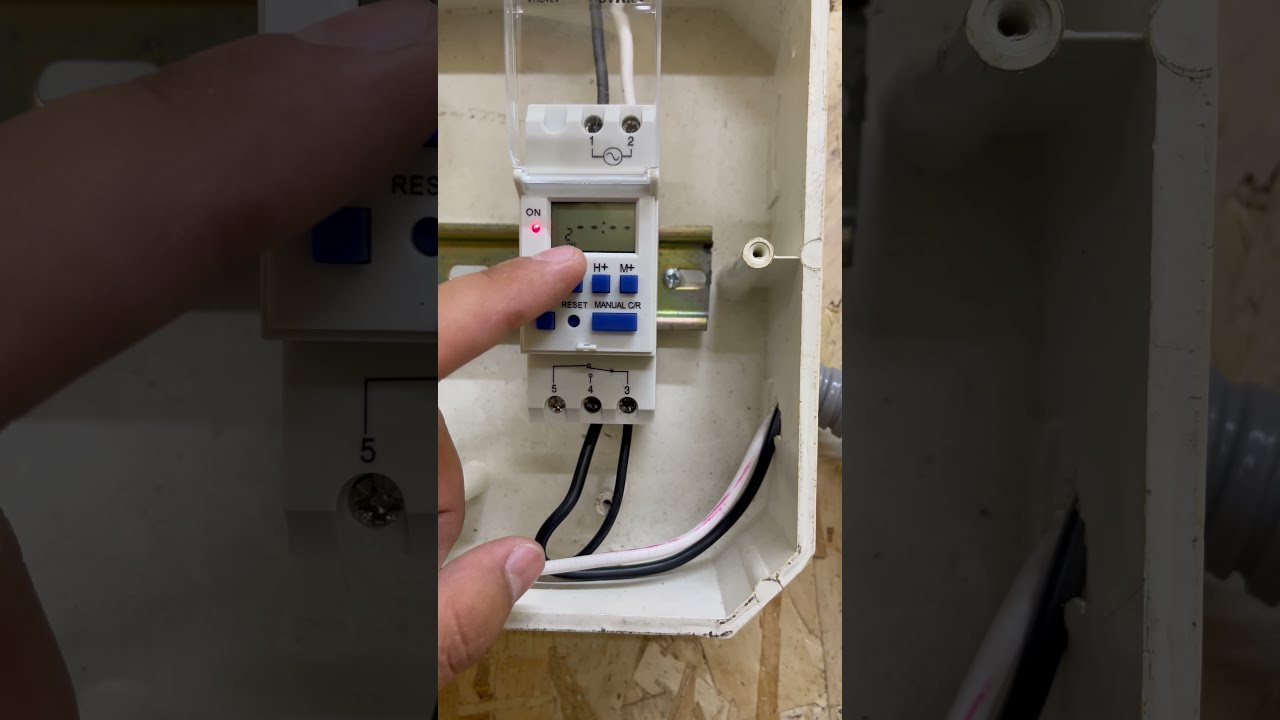 INTERRUPTOR PROGRAMABLE para el arranque de una BOMBA DE AGUA.