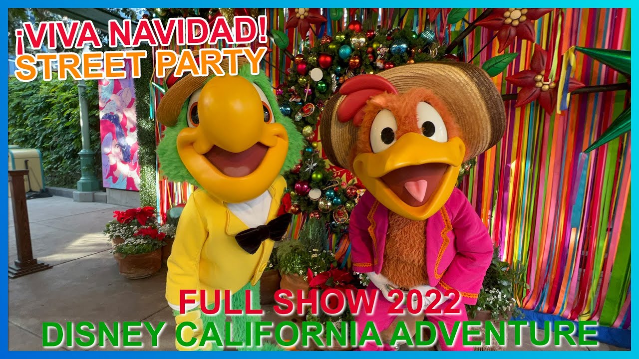 Viva Navidad Street Party (center) | Festival of Holidays 2022 | Disneyland / California Adventure
