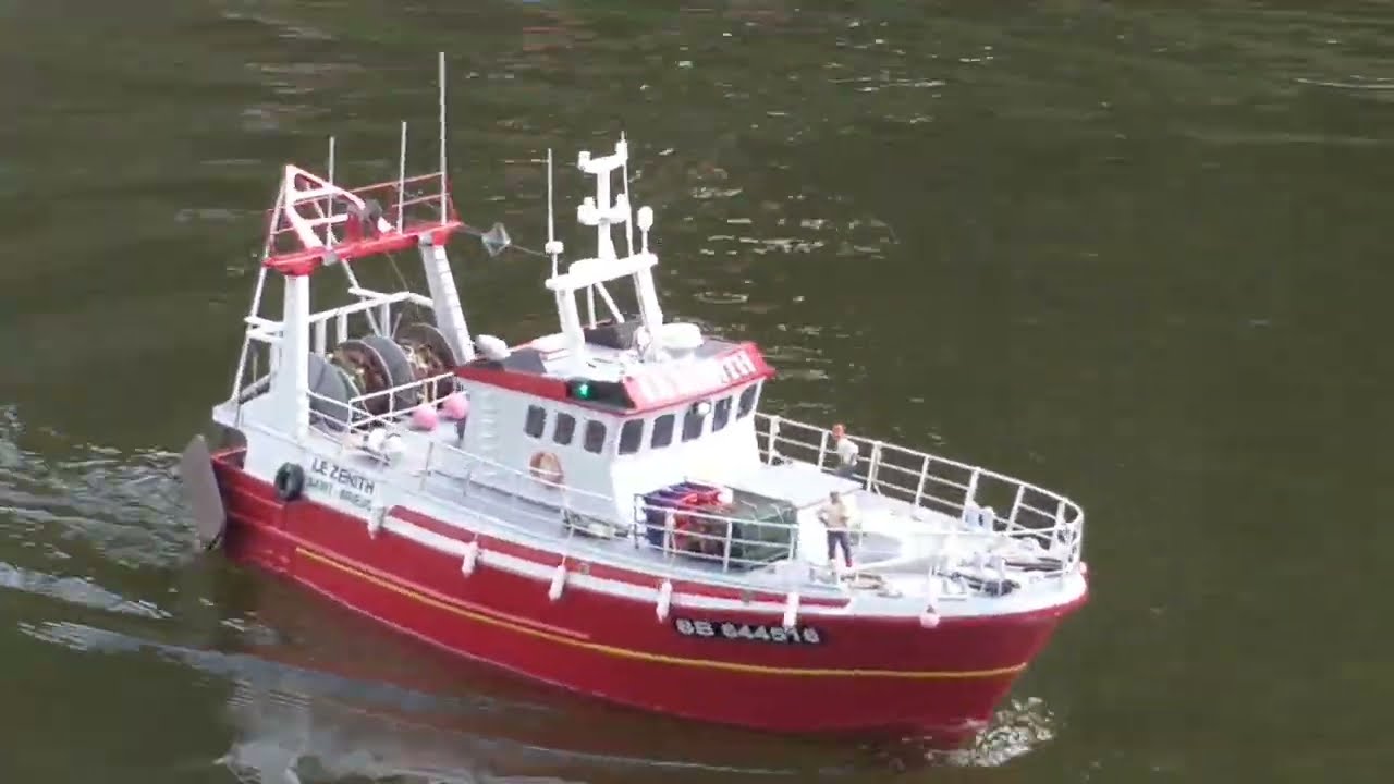 Le chalutier Zénith de Philippe - Gouarec 2022 RC boat