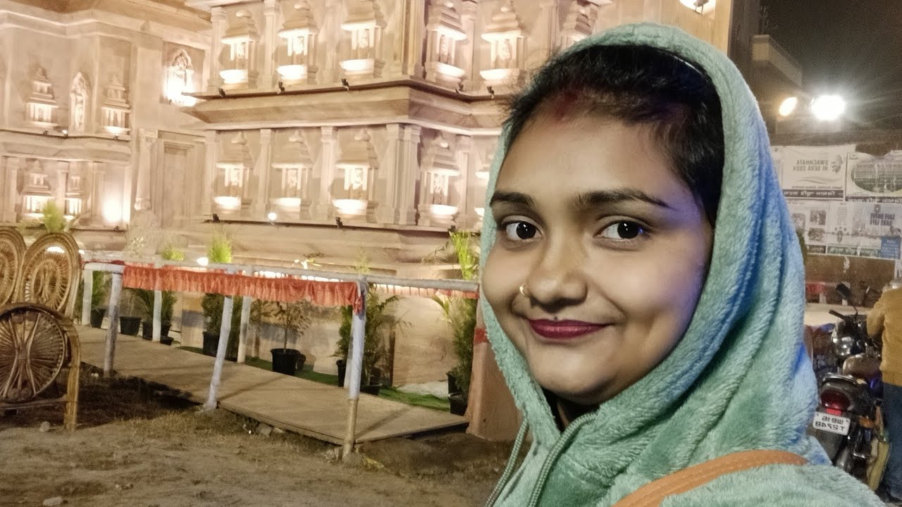 ঠাকুর দেখতে বেড়িয়েছি রাত ১২টায়