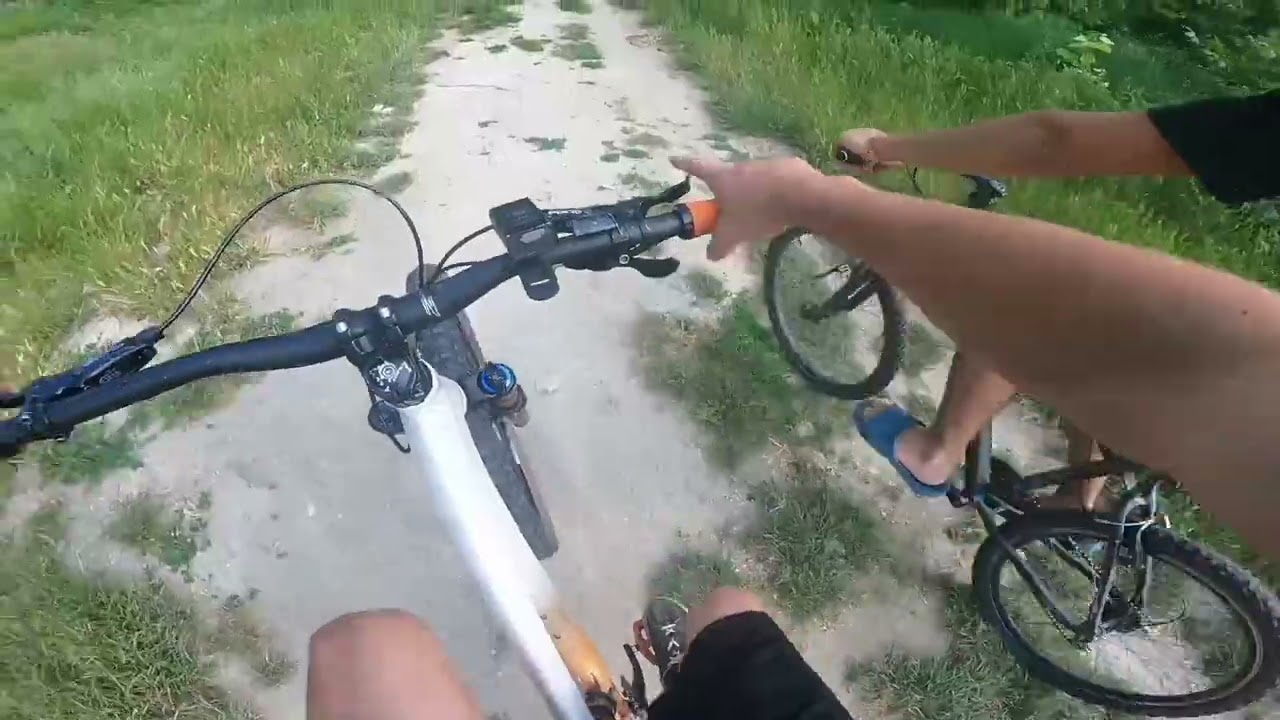 Viteza,praf și multe cărări abrupte Miam scos bicicleta la păscut👍