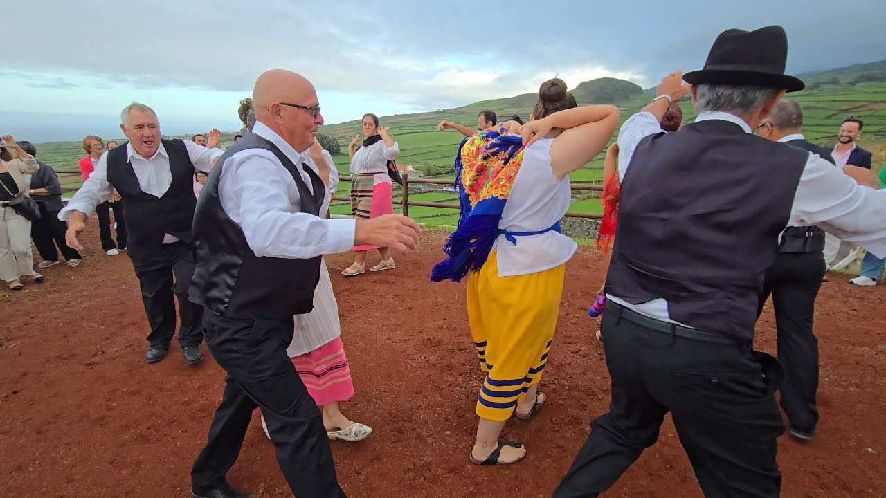 Raminho canta e dança