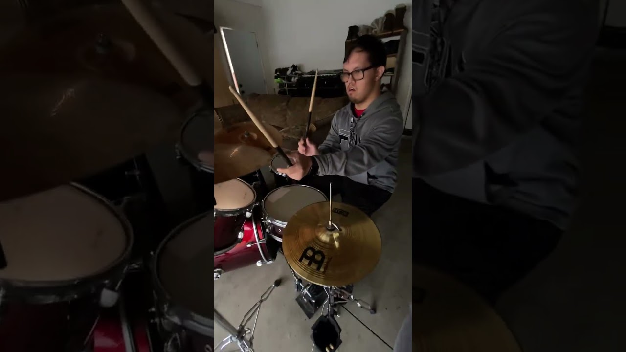 My uncle taught me how to play the drums ￼