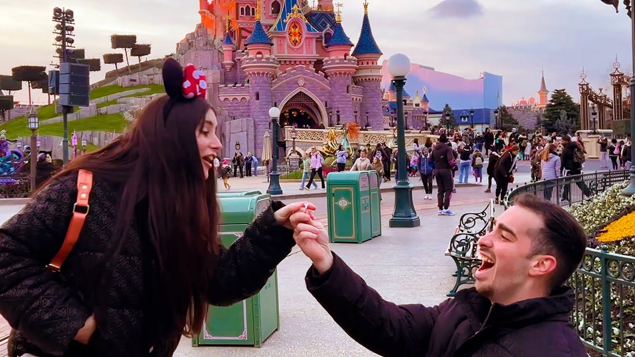 Le PEDÍ MATRIMONIO a MELINA en DISNEYLAND!!