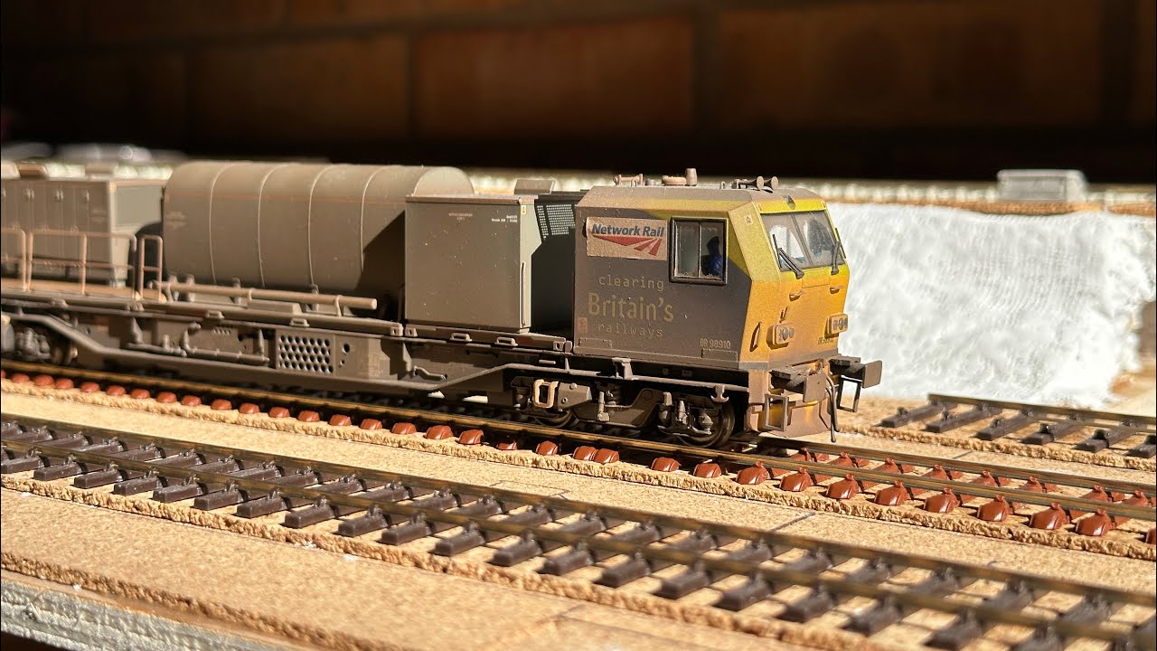 Bachmann Network Rail MPV - Full Sound run with pro weathering on Greenford