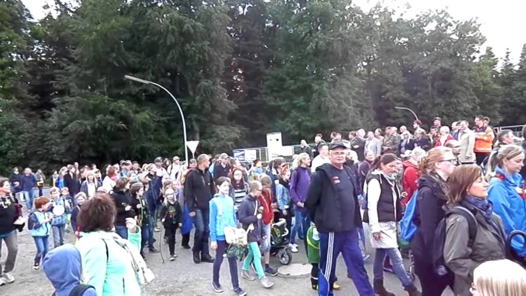 4 Abend-Märsche-Zeven; der Einmarsch 2014