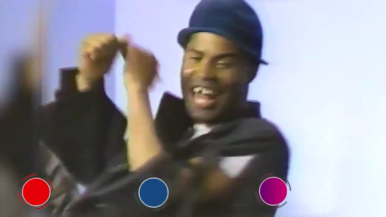 Rubby Pérez actuando en cuadro de comedia con el humorista venezolano Joselo