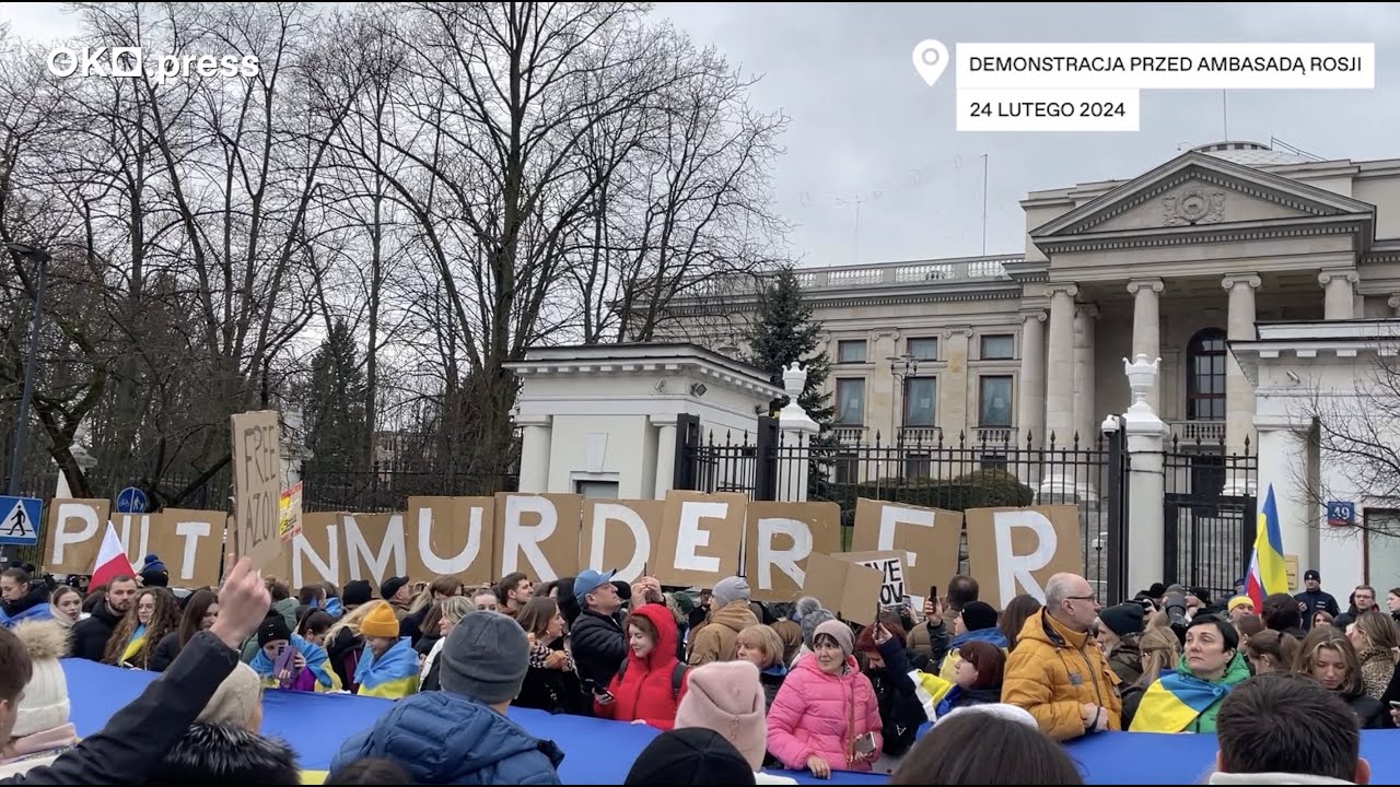 Wielka demonstracja Ukraińc&oacute;w i Polak&oacute;w przed Ambasadą Rosji w Warszawie (1).
