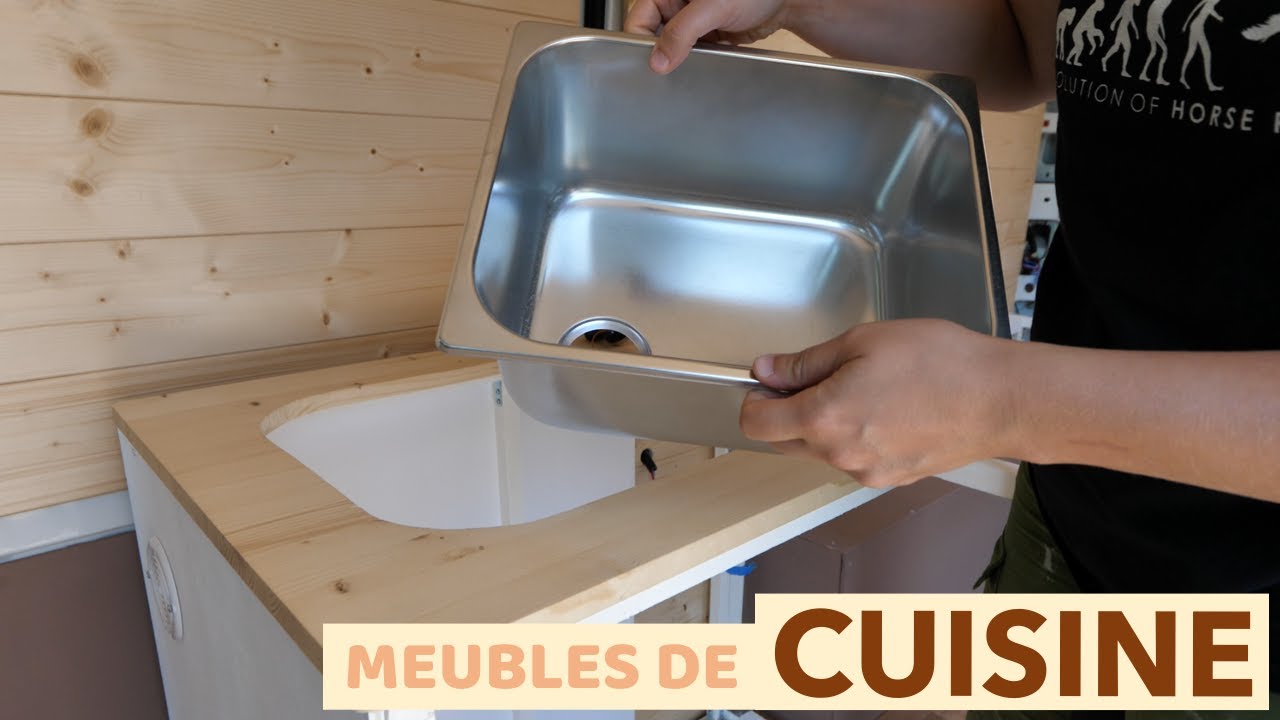 #12 Meubles de cuisine légers, frigo encastré, joint haute T° pour évier et plaque de cuisson