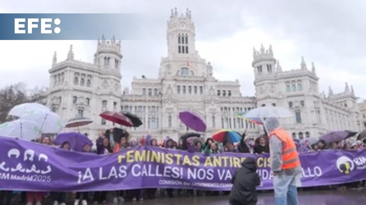 Miles de personas toman las calles por el 8M