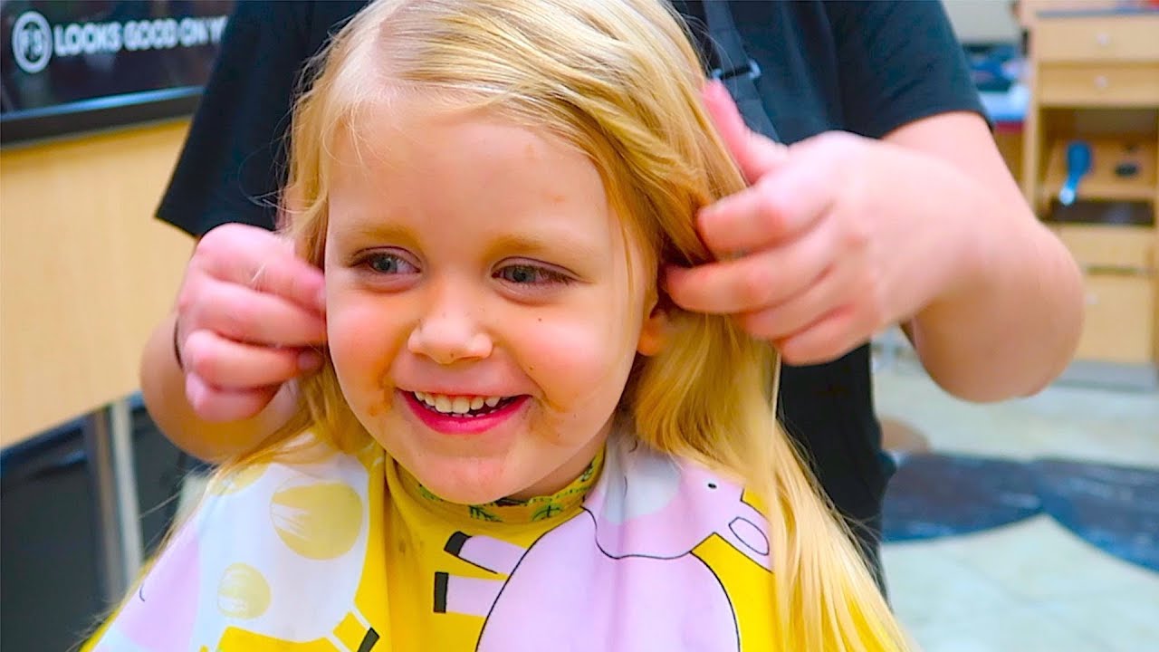 LITTLE GIRL HAIRCUT SURPRISE!