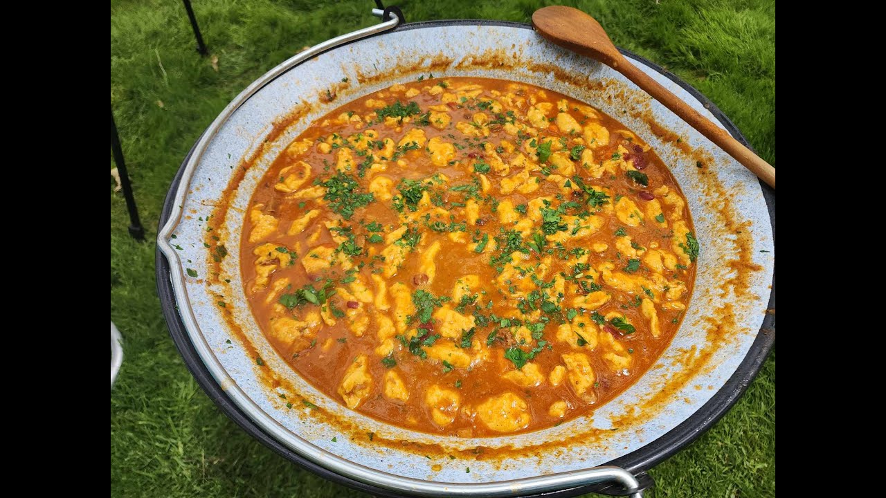 Gulas  Unguresc ( Babgulyas ) cu Fasole si Galuste de Faina  la Ceaun  / Reteta pas cu pas