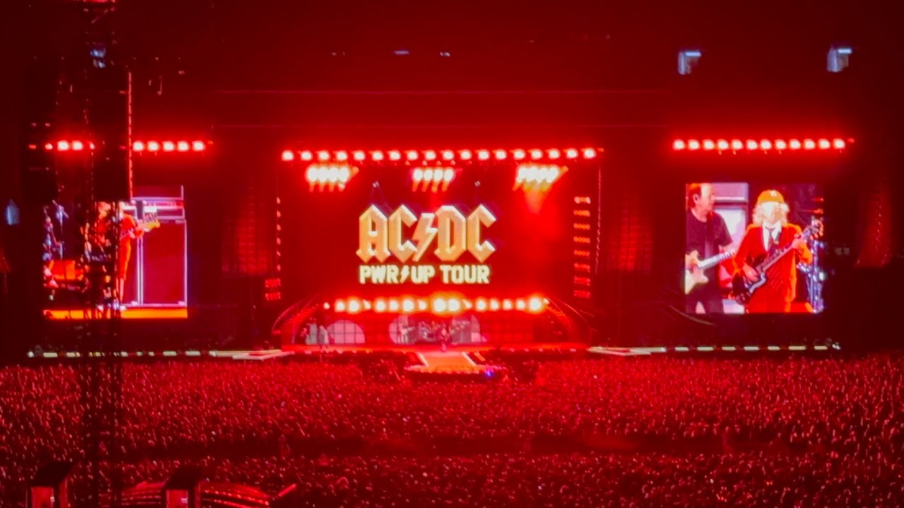 Us, AC/DC & 60,000 Fans in Perth Western Australia 4 Dec 2025