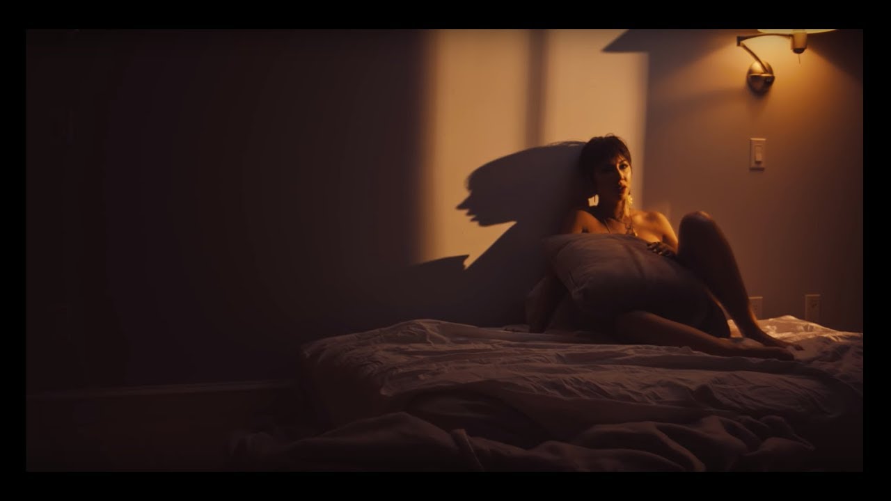 Jackie Cruz Feat. Feefa - Don't Waste My Time (Official Music Video)