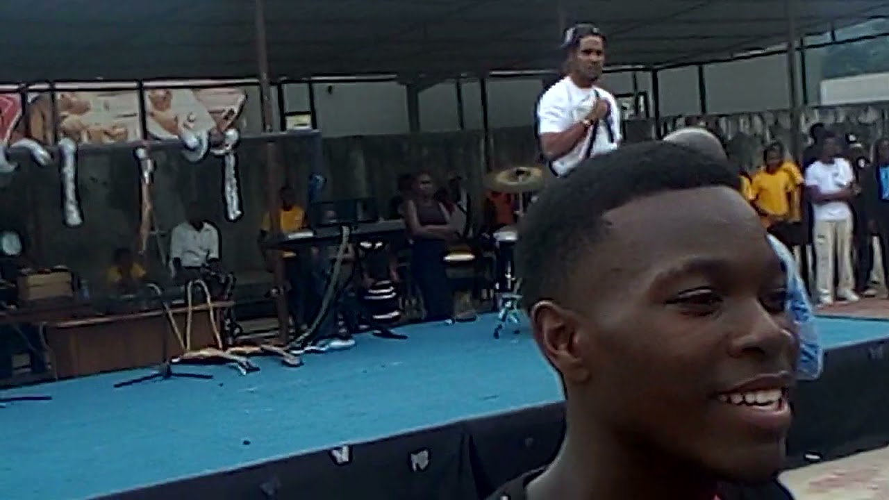 kermesse du lycée mbélé (EJ)