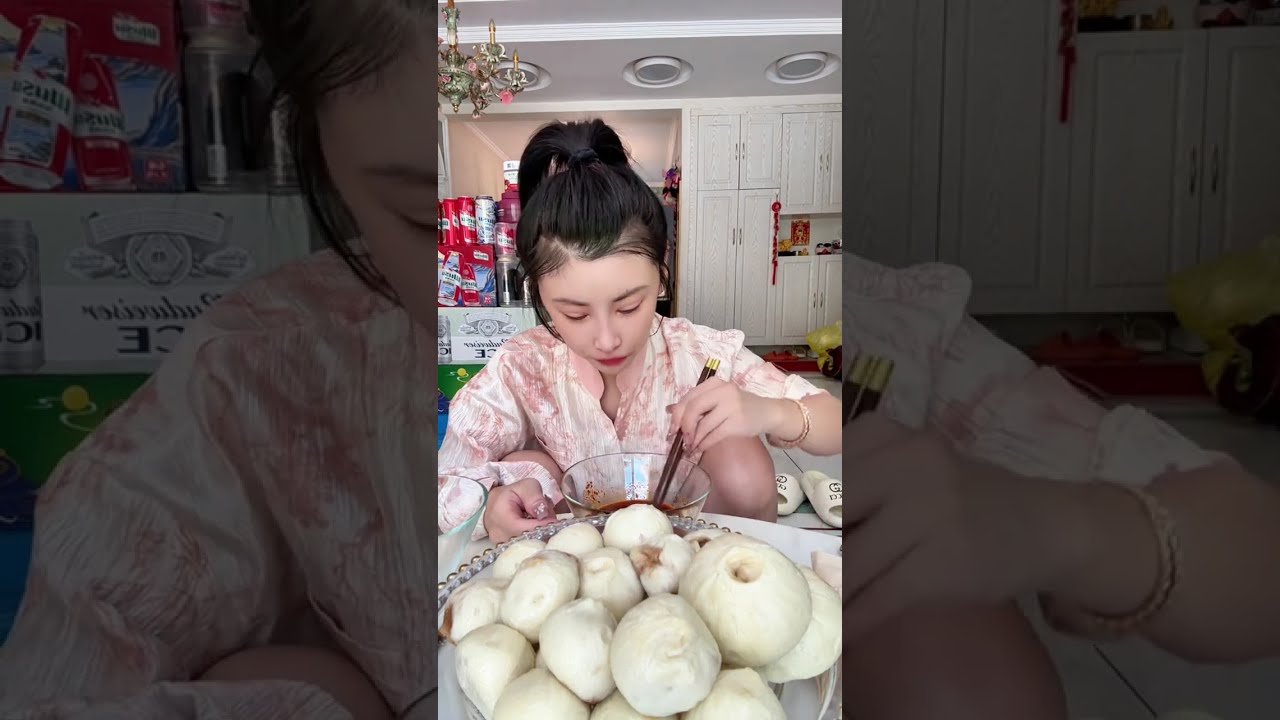 【桐桐】减肥人的一天从早上的一顿包子开始#今天吃啥#包子#黑猪肉小笼包#早餐#好好吃饭大赛