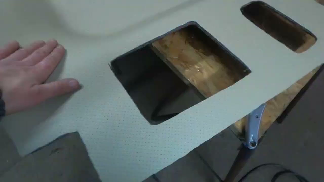 Jak fachowo przykleić materiał do podsufitki. Renowacja wnętrza JD 6310