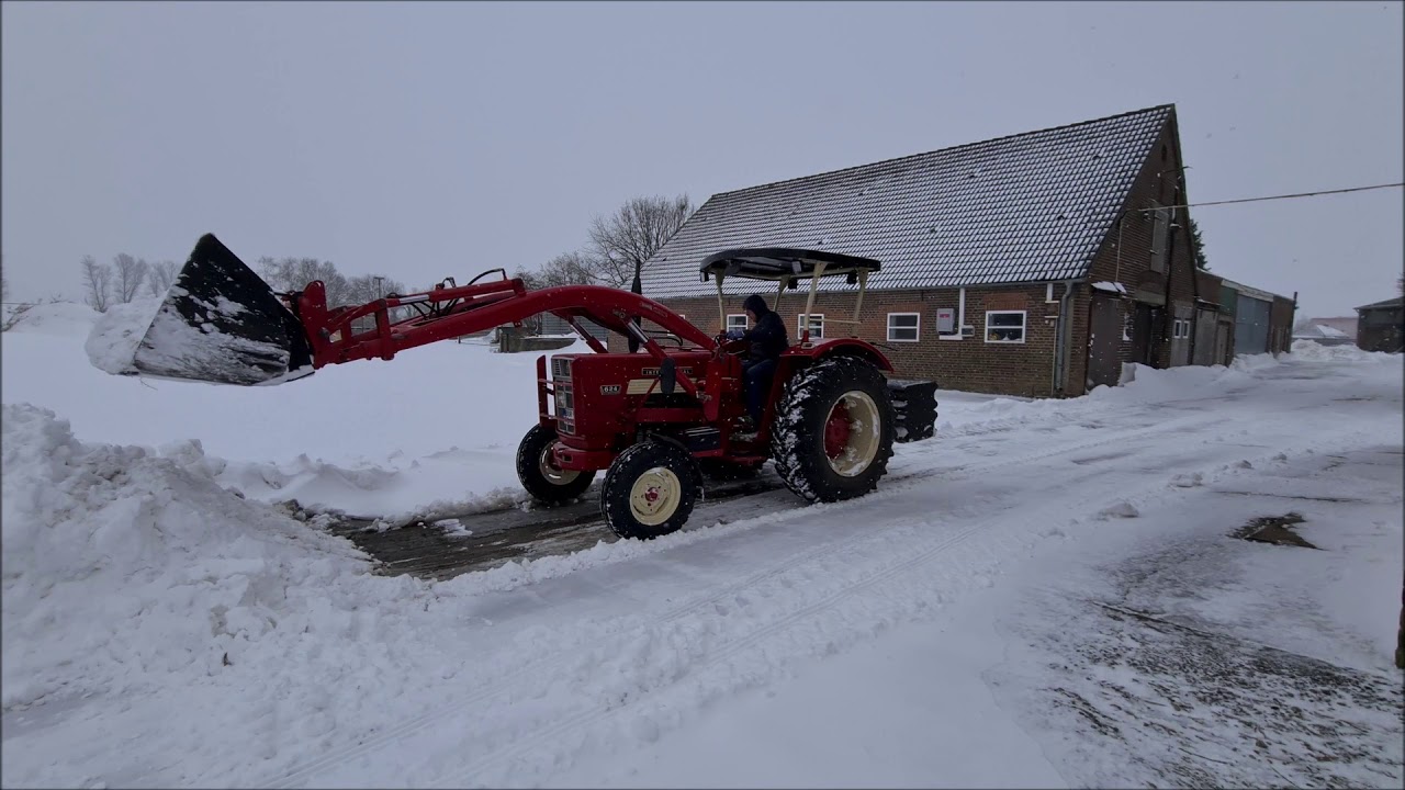 Lanz Bulldog D2416 & IHC 624 beim Schneeschieben