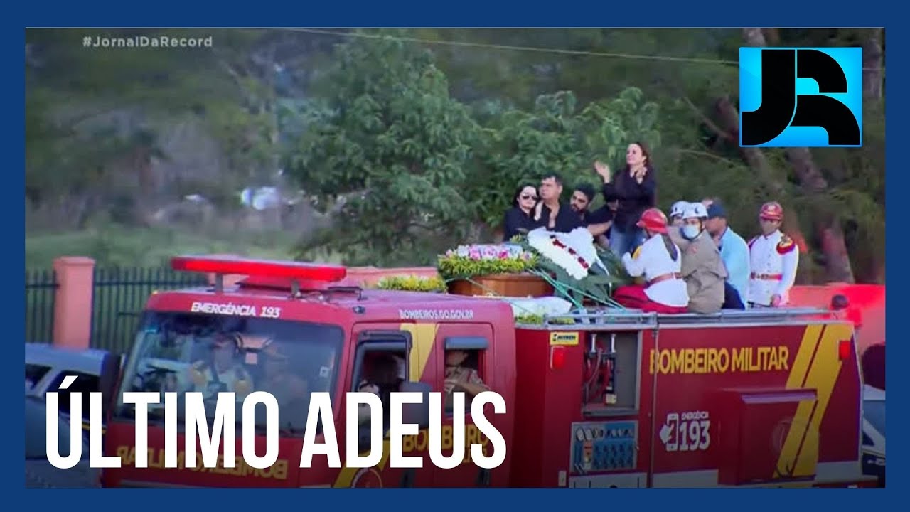 Corpos de Marília Mendonça e do tio são enterrados em cemitério de Goiânia (GO)
