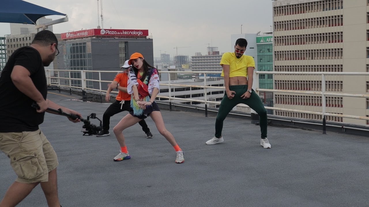 VLOG BAILE + CASI ME ROMPO LA NARIZ