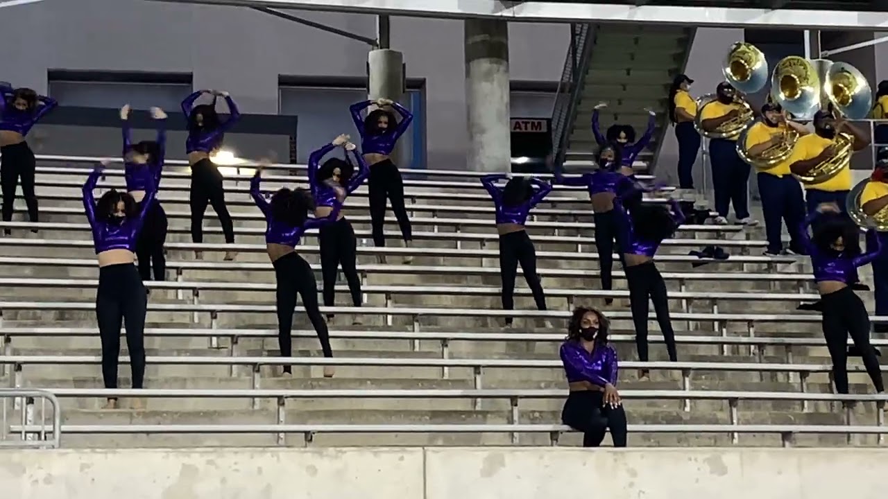 Black Foxes 2021 Spring Performance  I Am by Lil Baby and Gunna