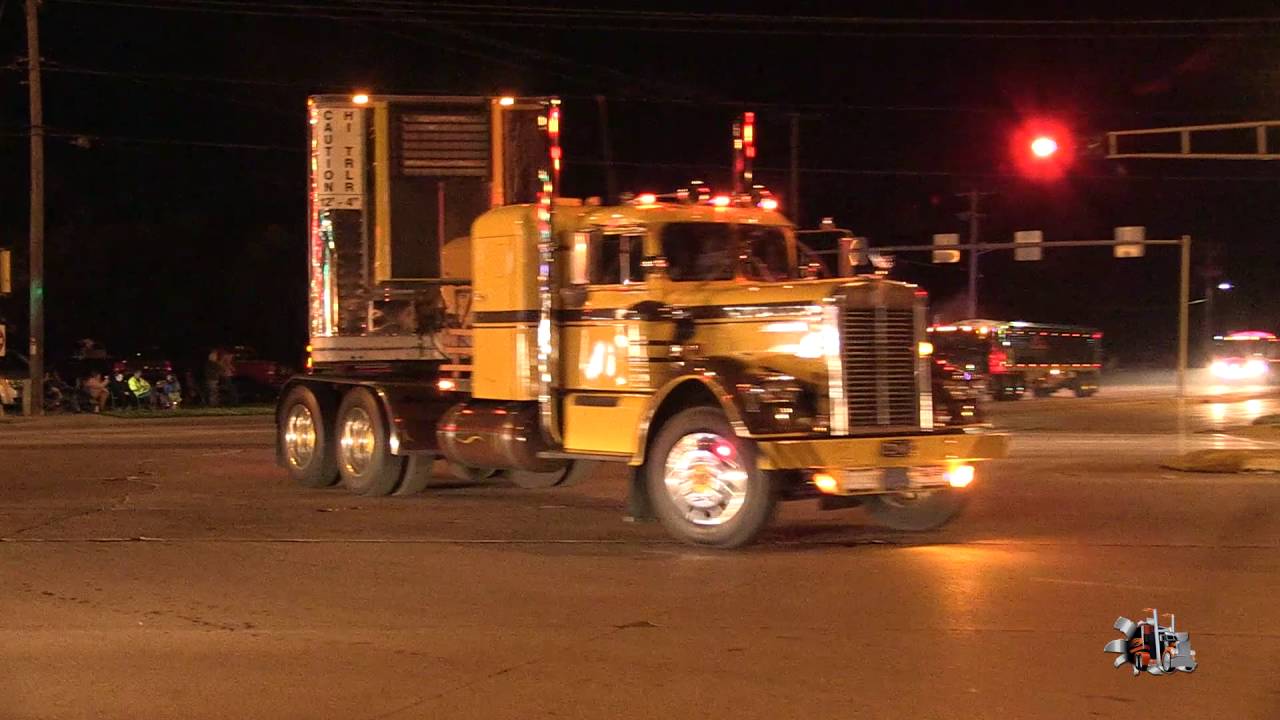 Eau Claire Big Rig Truck Show 2016 (Light Parade)
