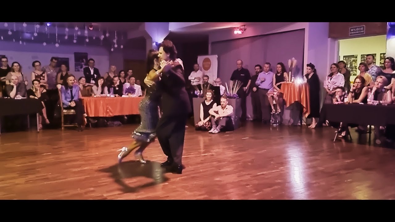 Ryszard and Monika perform to 'Quiero Verte...' in La Milonga Portena 2023