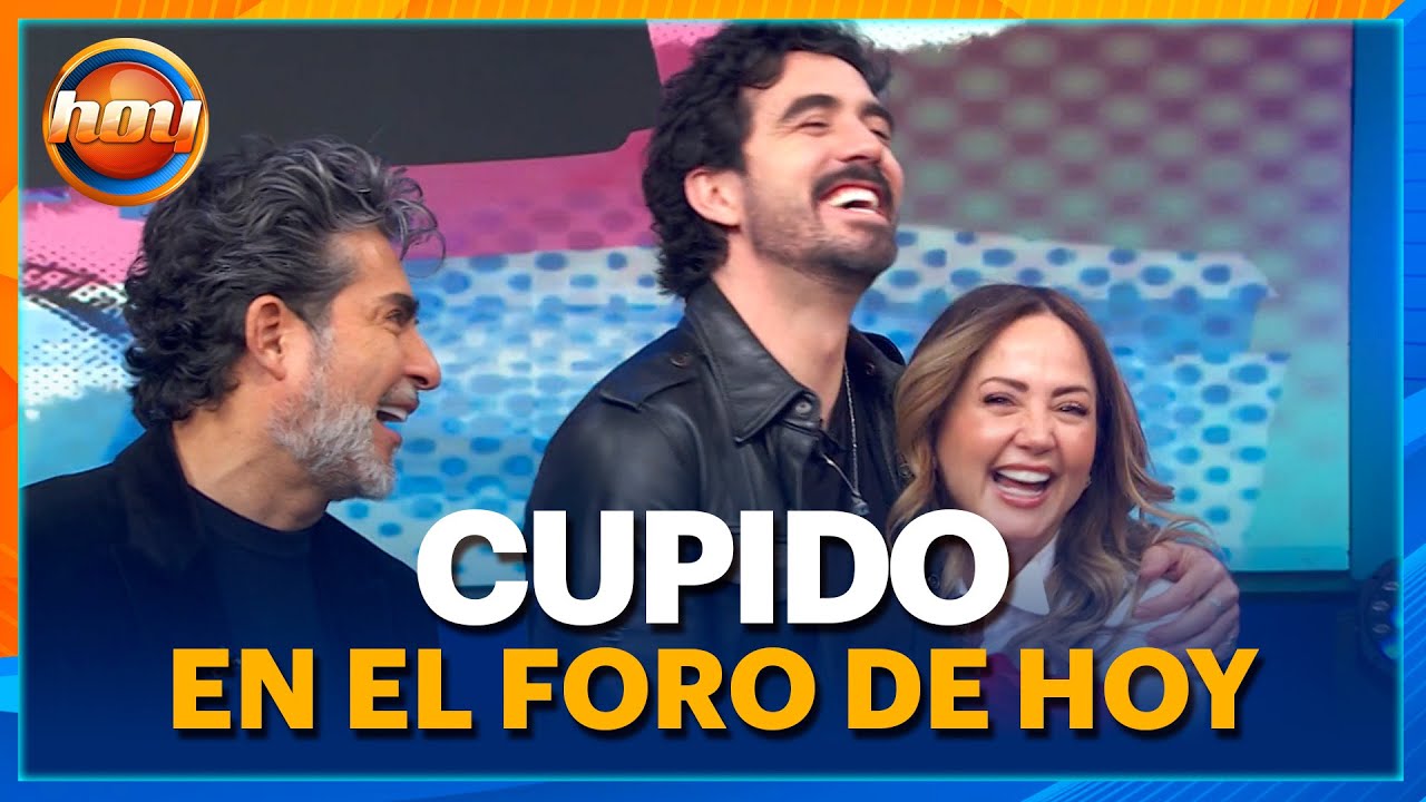Andrea le enseña a jugar 'Fíjate Bien' a su novio Luis Carlos Origel